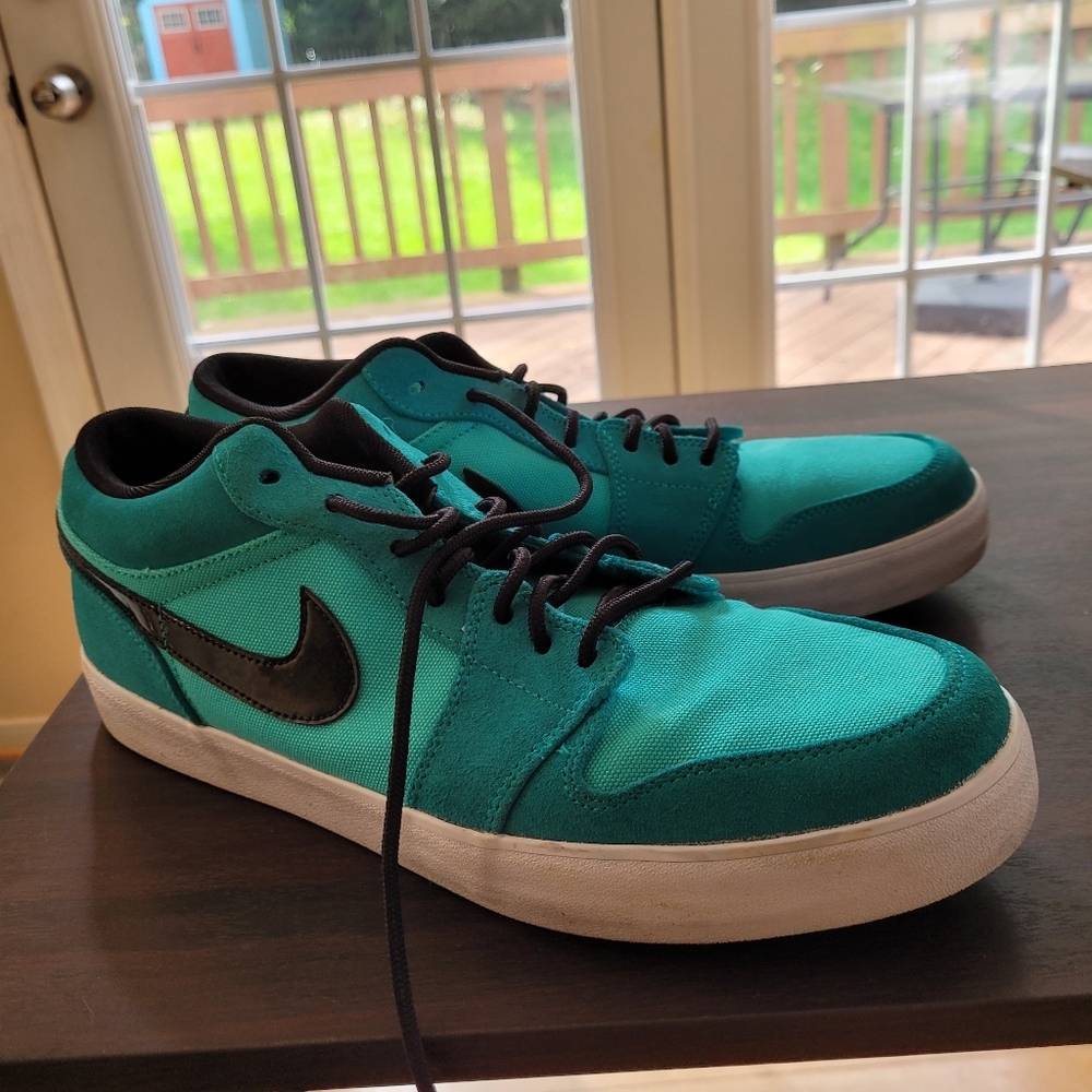 Jordan V.2 Low 'Emerald'